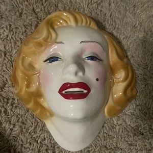 Marilyn Monroe head